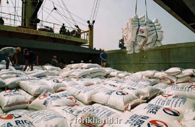 گمرك خواهان بازبینی در ممنوعیت فصلی واردات برنج شد
