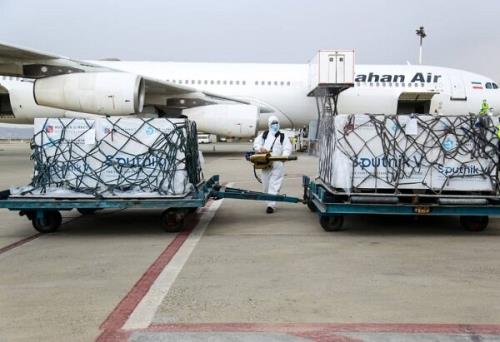 هواپیمای حامل بزرگترین محموله واکسن روسی وارد فرودگاه امام شد