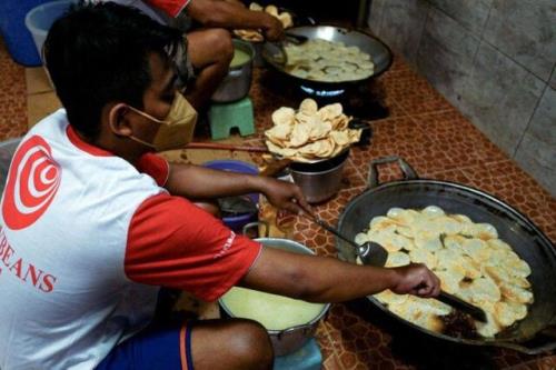 اندونزیایی ها بهای بحران روغن را پرداخت می کنند