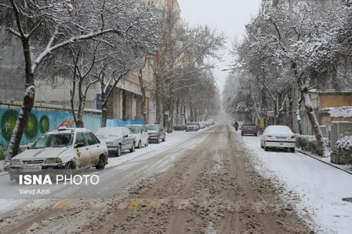 بارش برف در تهران و آمادگی نیروهای خدمات شهری