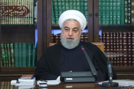 مسؤلان مراقب بازار بورس باشند